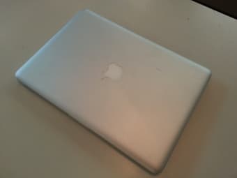 2008 MacBook 13" Aluminum Laptop Apple $550 2