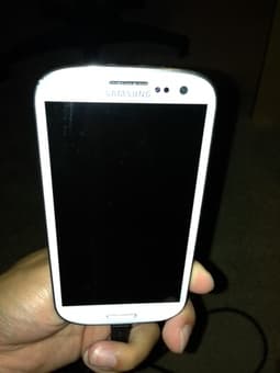Samsung Galaxy SIII - $400 1