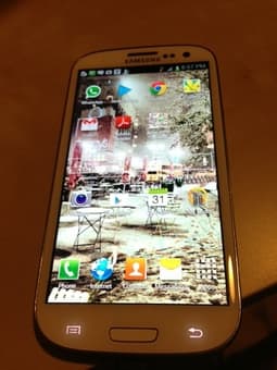 Samsung Galaxy SIII - $400 3