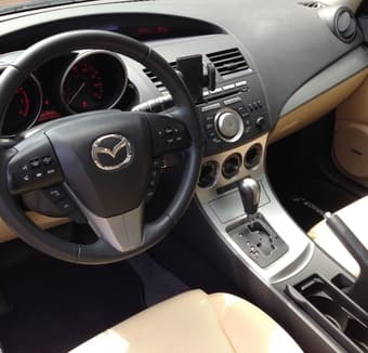 2010 Mazda 3S only 28000 miles!!!! Warranty!  $17,500 3