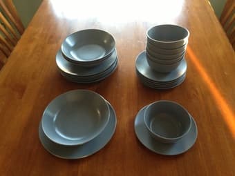 22 piece dinnerware set for $20 1