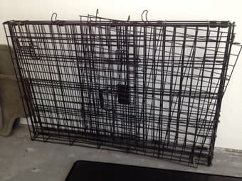 Pet crate - size large $15 1