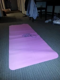 Nike pink yoga mat / stationery 1