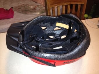Moving sale: Brand new bike helmet only $10 (original price: $29.99) 2