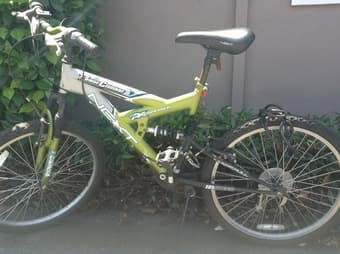 Mountain bike , 6 gears, good suspension, 120$ 2