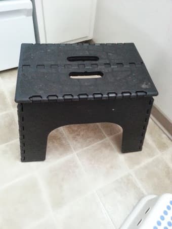 moving sale(coolers big and small,kithen step stool,kids step stool) 3