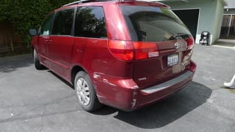 2005 sienna LE - $9000 2