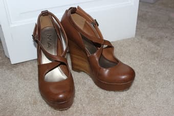 Women's Wedges and Sandals for sale! 2