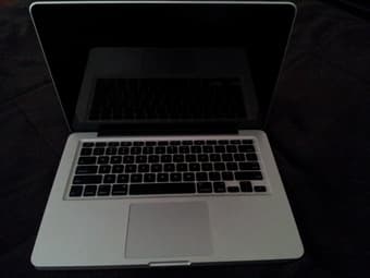 Macbook Pro 13.3'' - 600 OBO 1