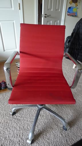 Nice desk and chair - $30 (menlo park) 2