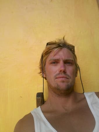 Australian guy looking for cool sharhouse 2