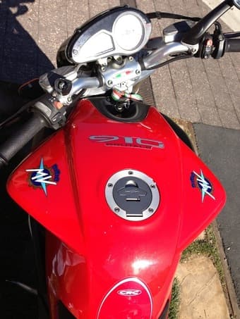 Motorbike: MV Agusta 2006 910ccm 3