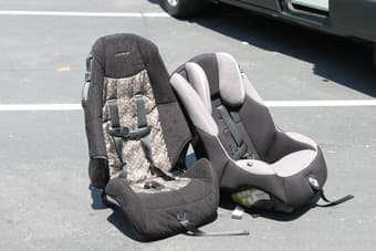 children stuff: beds and carseats 1