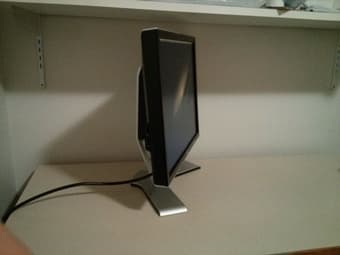Dell Ultra Sharp 2007FPb LCD Monitor 20.1" $100 2