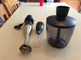 GE Immersion Blender - 8 piece set -  chopper and whisk - $ 15 only !! 1