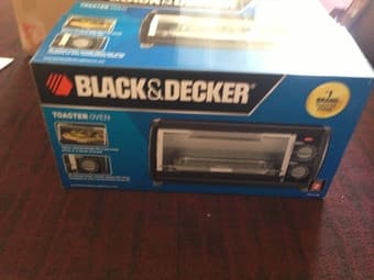 Black & Decker Toaster Oven -$ 15 2