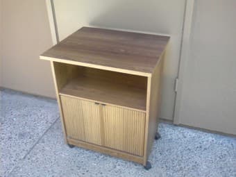 Kitchen console/electronics stand with wheels - $20 1
