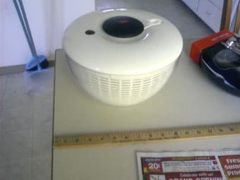 Salad spinner - $10 1