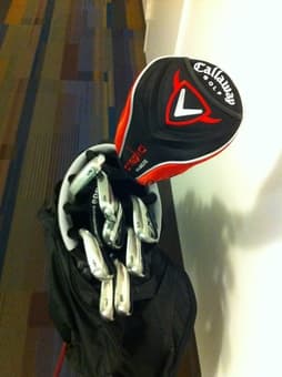 extremely good price for golf stand bag and clubs 2