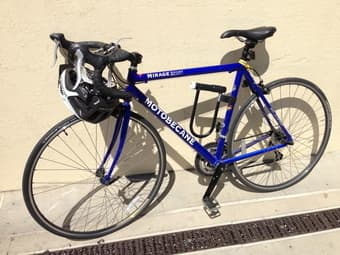 Aluminum 55cm Road Bikes Only 6 Months Old $450 1