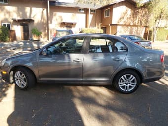 2007 VW Jetta (bought certified used 3 yrs ago) $11500 OBO now w/ pics 2