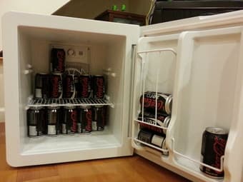 Cute Mini Fridge - Quite, Environmental-Friendly, Just Like New! 2