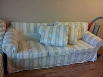 Couch - like new - $90 3