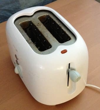 sale - bread toaster and juice extractor 2