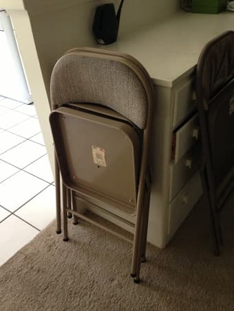 moving sale - folding chairs, vacuum, speakers $5 2