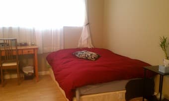 Beautiful Condo w/ Balcony + Pool Available 8/25-9/20 3