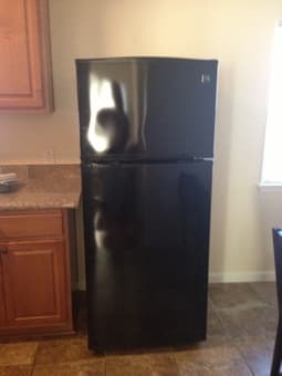 FOR SALE: Kenmore Refrigerator $300 OBO 1