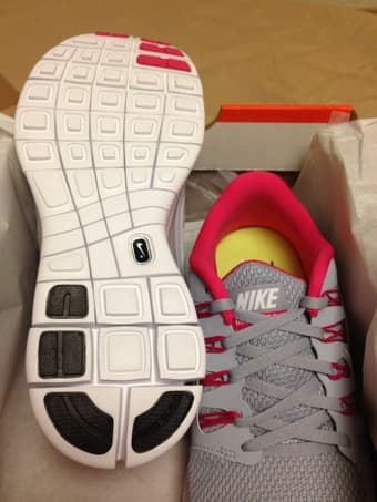 BRAND NEW Women's Nike Free Run 5.0 Size 9.5 $80 OBO 3