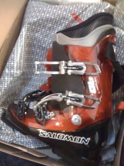 Ski boots and boarding boots 2