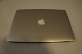 Macbook Air 13" 128GB, 4GB ram 1.7GHz + AppleCare ( Oct '14) 1