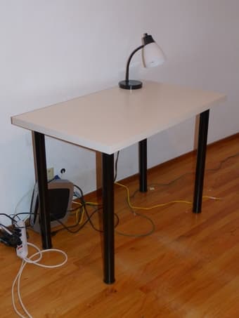 FS: Desk + Desk lamp $30 1