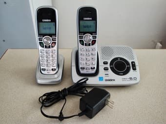 Two-handset Uniden Cordless phone with recording machine $20 1