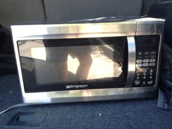 Microwave (great almost-new Emerson microwave) 1