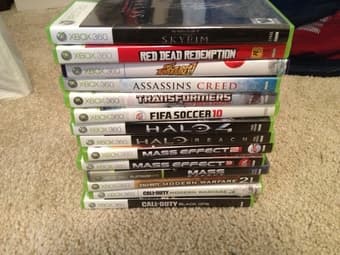 39" TV, Xbox360 + Kinect and 14 games 2