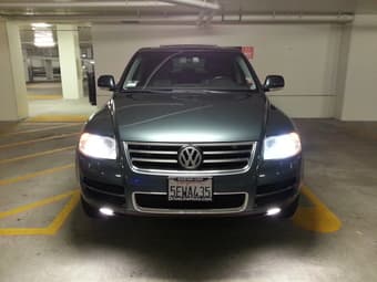 2004 Volkswagen Touareg 4.2V8 - top of options - $9800 1