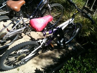 Mountain Bike (24'')+U-Lock Kryptonite+Helmet+taillight total $120 1