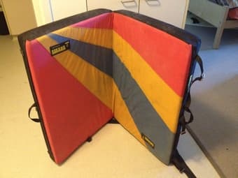 Barely used organic bouldering mats crashpad 2