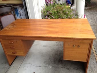 Desk for sale - $40 delivered 1