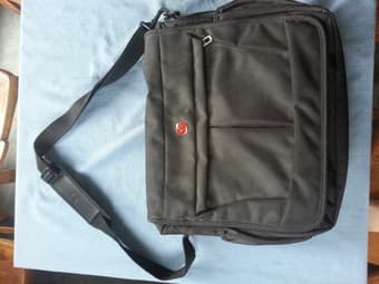 Swiss Gear Messenger Bag (Laptop Bag) $20 1