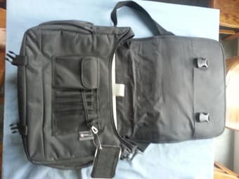Swiss Gear Messenger Bag (Laptop Bag) $20 2