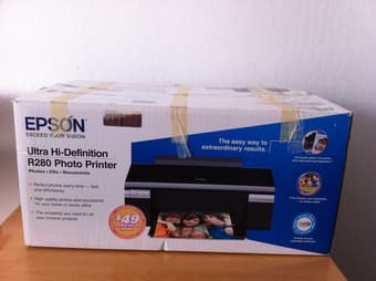 Epson Stylus Photo R280 Ultra Hi-Definition Photo Printer ($20) 1