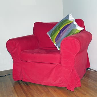 Moving Sale: Microwave, Iron, Coffee Maker, Armchair, Duvet, Guitar... 2