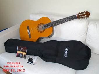 Moving Sale: Microwave, Iron, Coffee Maker, Armchair, Duvet, Guitar... 3
