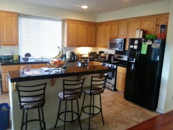 2 bedrooms ($800 & $900) in a 4 bedrooms house in East Palo Alto 2