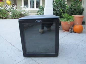 Beer/ wine fridge, mint condition 2