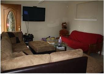 $1200 Room available for rent available NOW (menlo park) 3